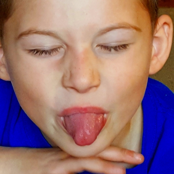 Meet your Posher, Dee - Picture 1 of 1